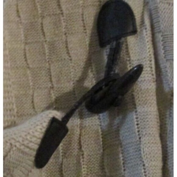 Venus Woman’s Wrap Long Sleeves Cross Over W/toggle Button Sweater Size Medium - Picture 4 of 4